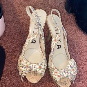 Unisa adorable floral heels